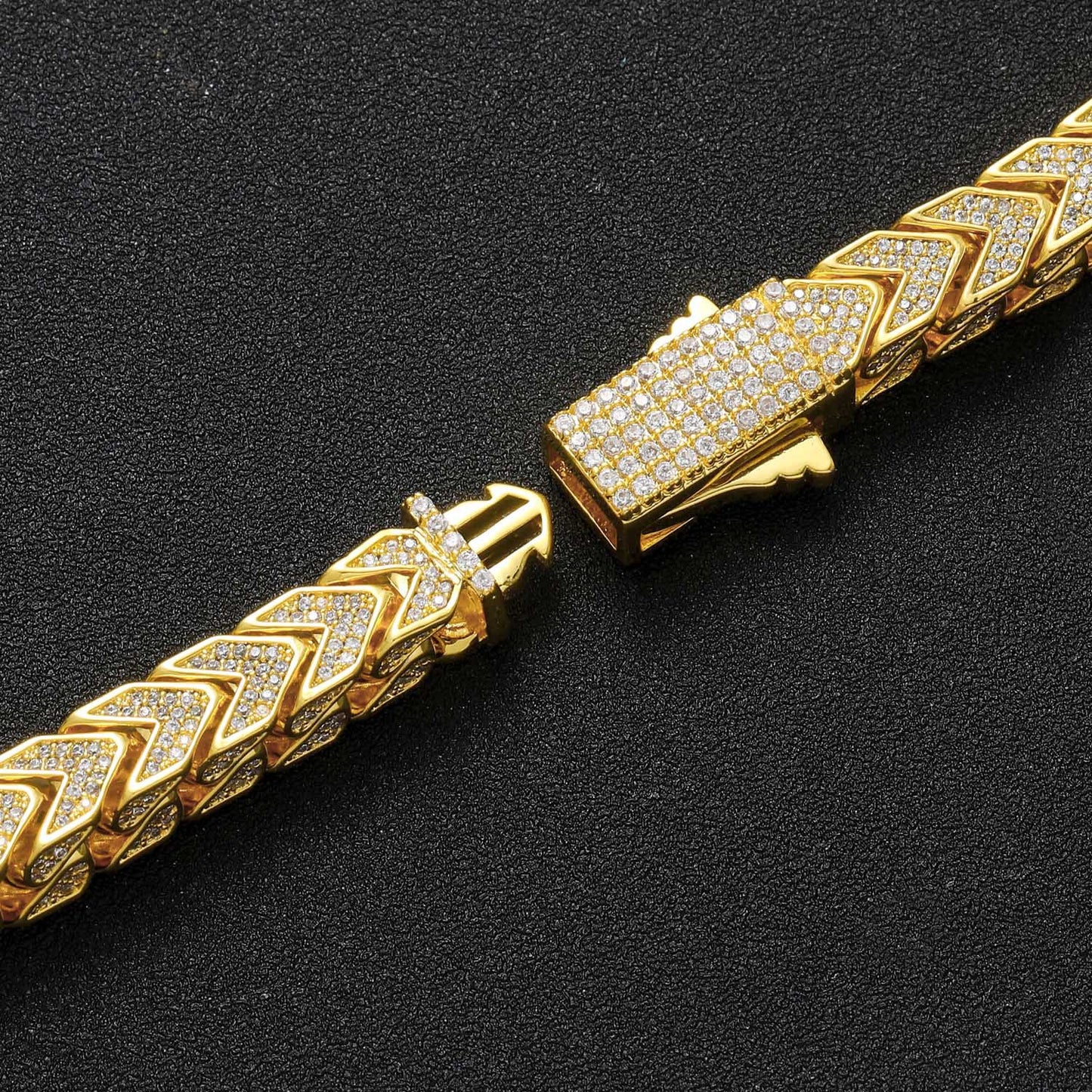 Hip Hop 8mm V shaped Cuban Chain Full of CZ Iced Out Diamond Bracelet Jewelry